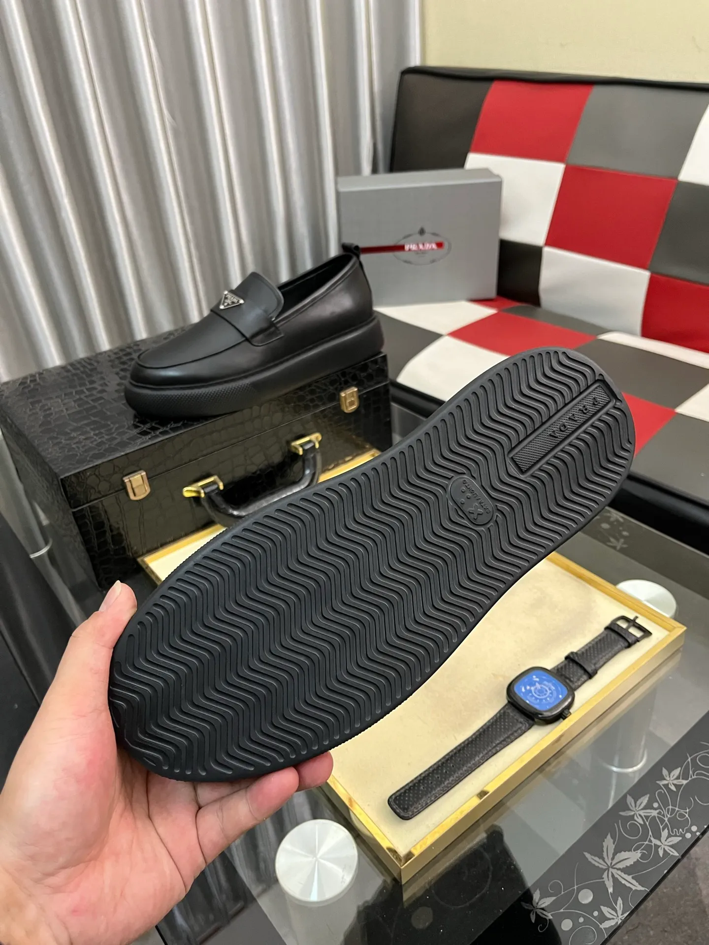 Men's shoes 💰: 560⌚️⌚️[PRADA] Prada casual shoes, originally developed 1:1, made of high-mercerized cowhide with imported cowhide, silk sheepskin lining, rubber outsole, comfortable and soft on the foot, size: 38-443️⃣Colors available